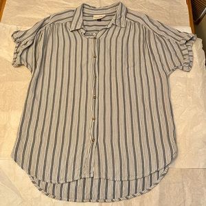 Universal Thread - Button-Down Shirt - Size M - Excellent Condition!